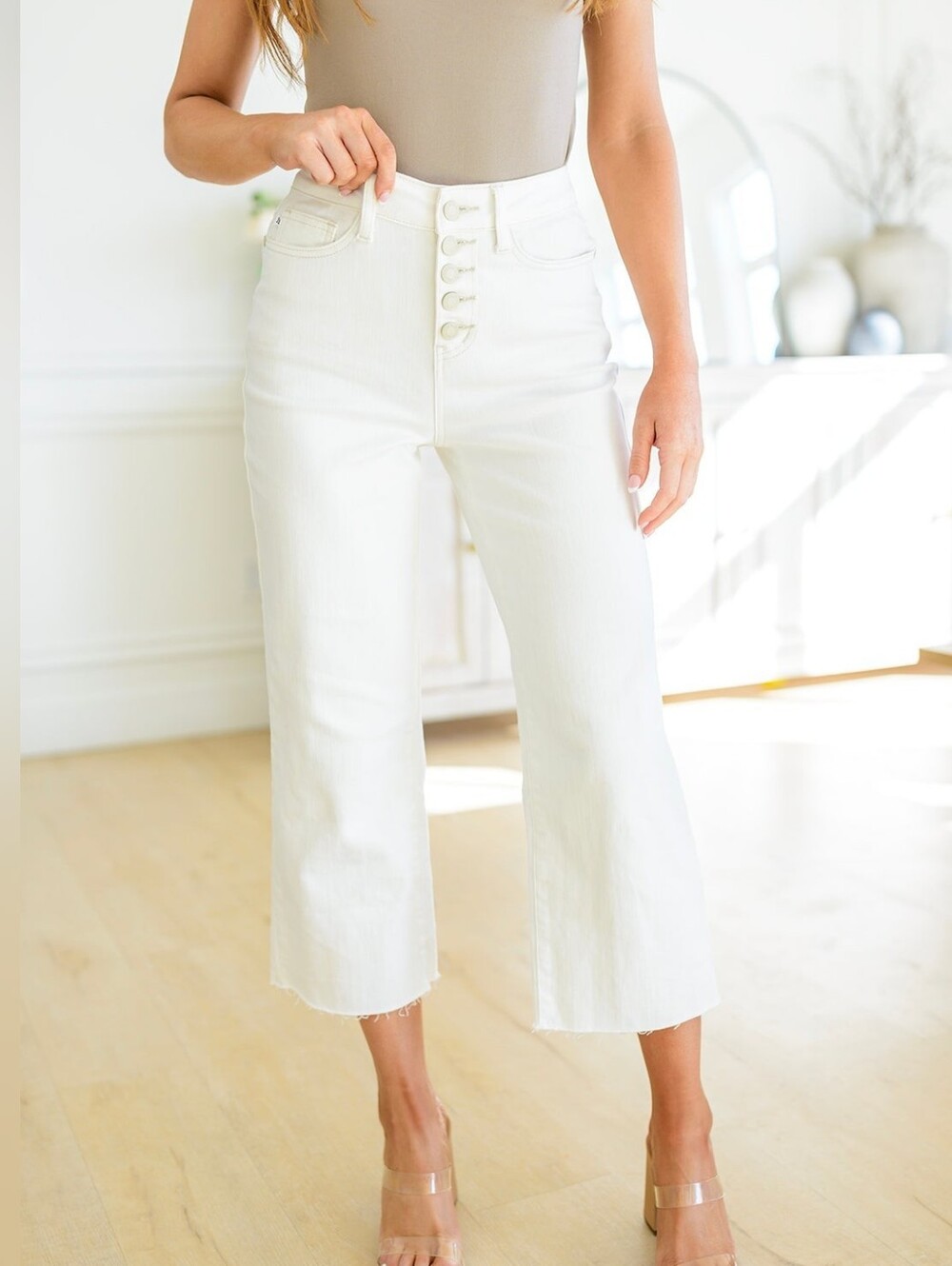 Judy Blue Wide Leg Crop Jeans White Denim High Waisted Button Fly Raw Hem Sz 31